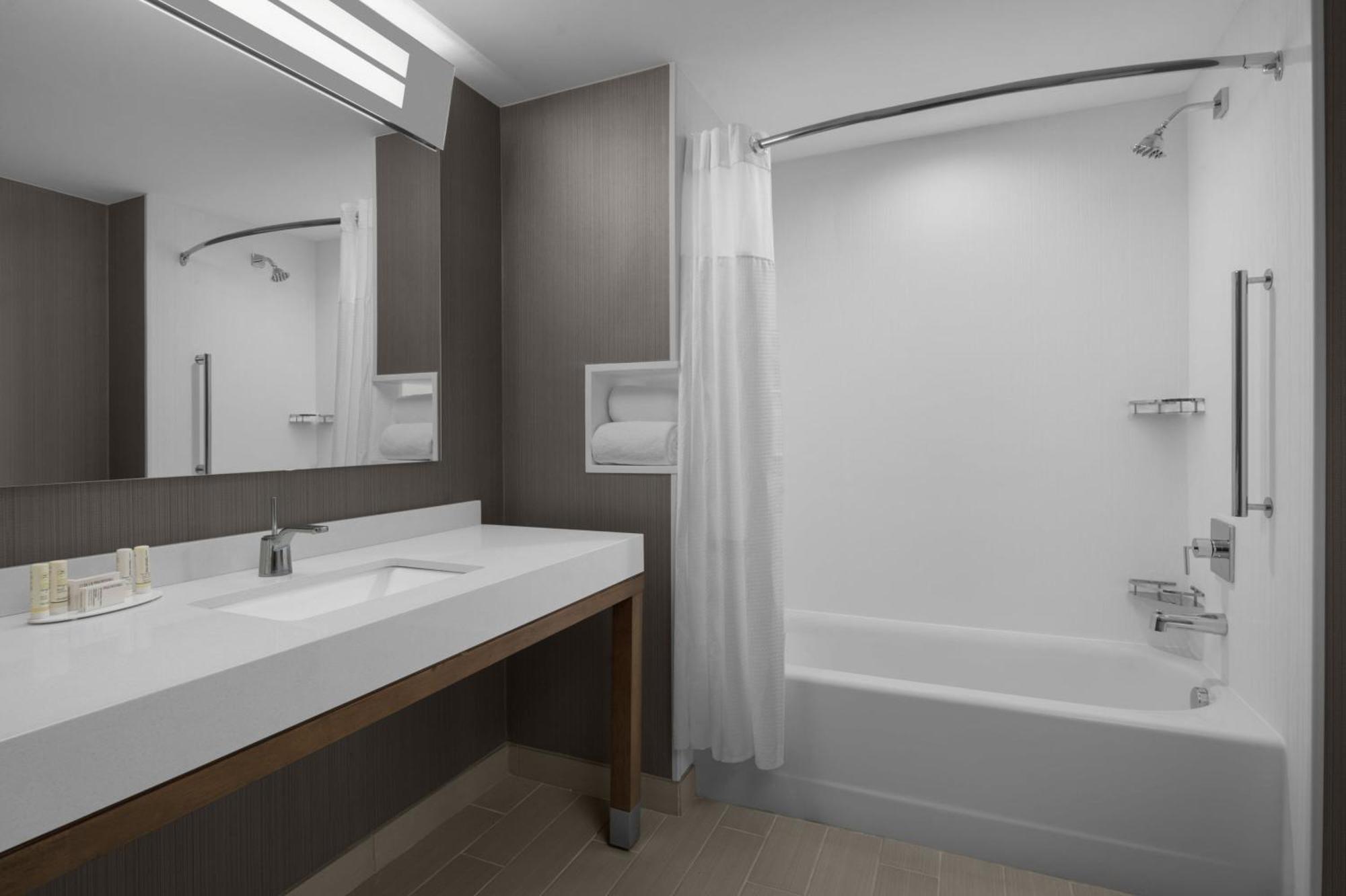 Courtyard By Marriott Clearwater Beach Exterior foto