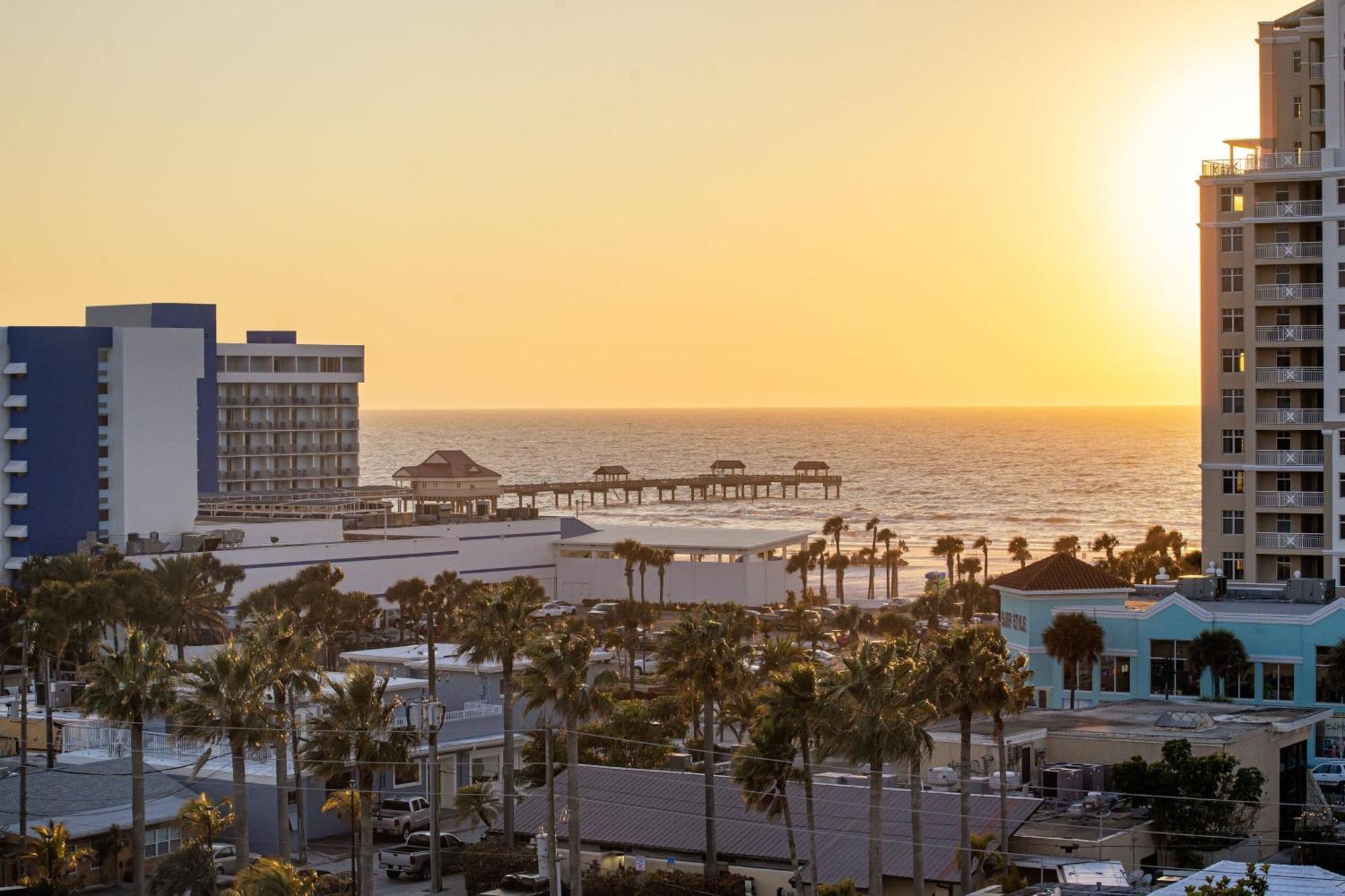 Courtyard By Marriott Clearwater Beach Exterior foto