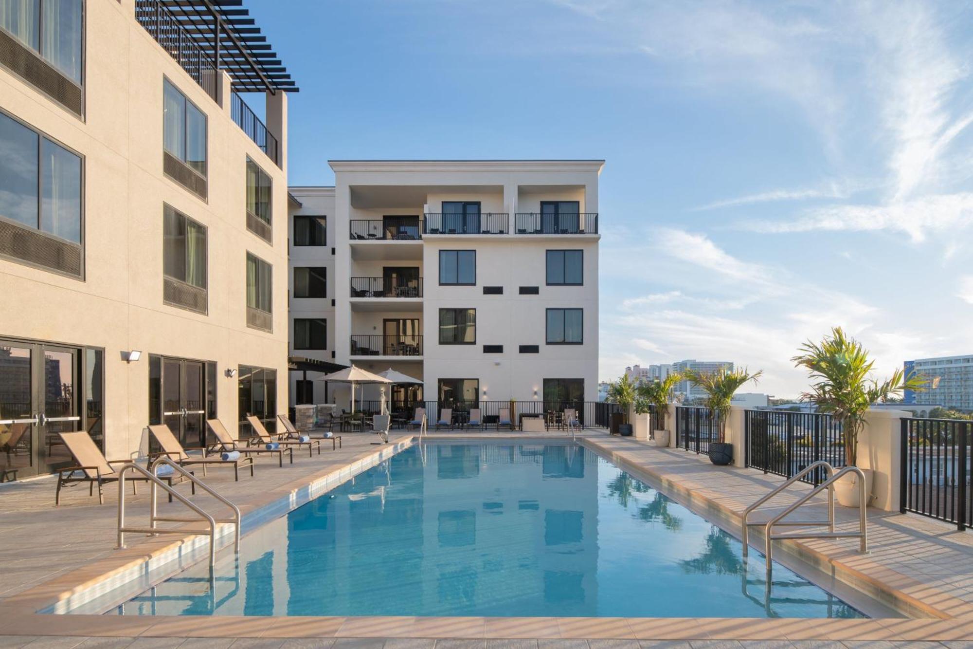 Courtyard By Marriott Clearwater Beach Exterior foto