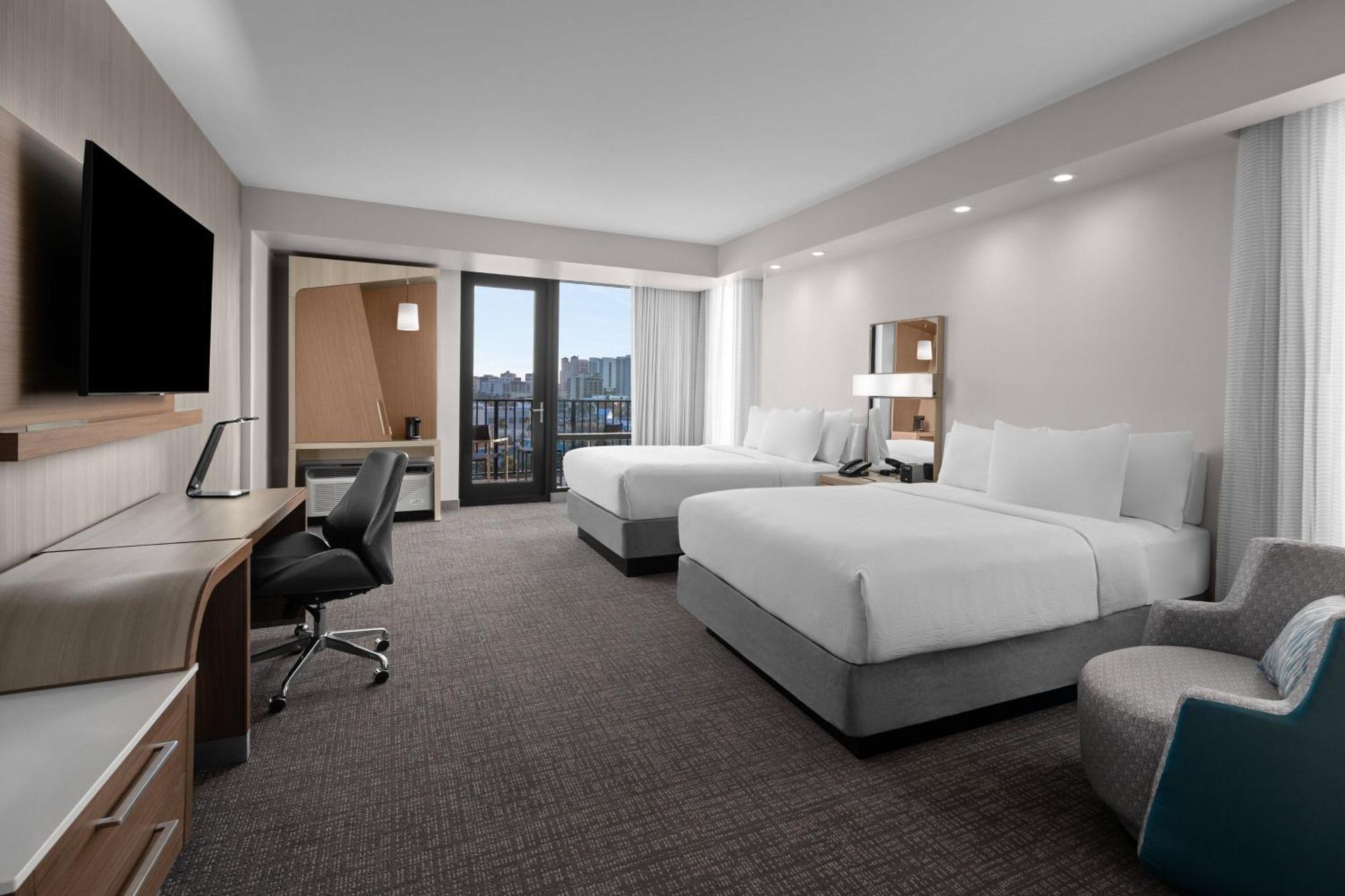 Courtyard By Marriott Clearwater Beach Exterior foto