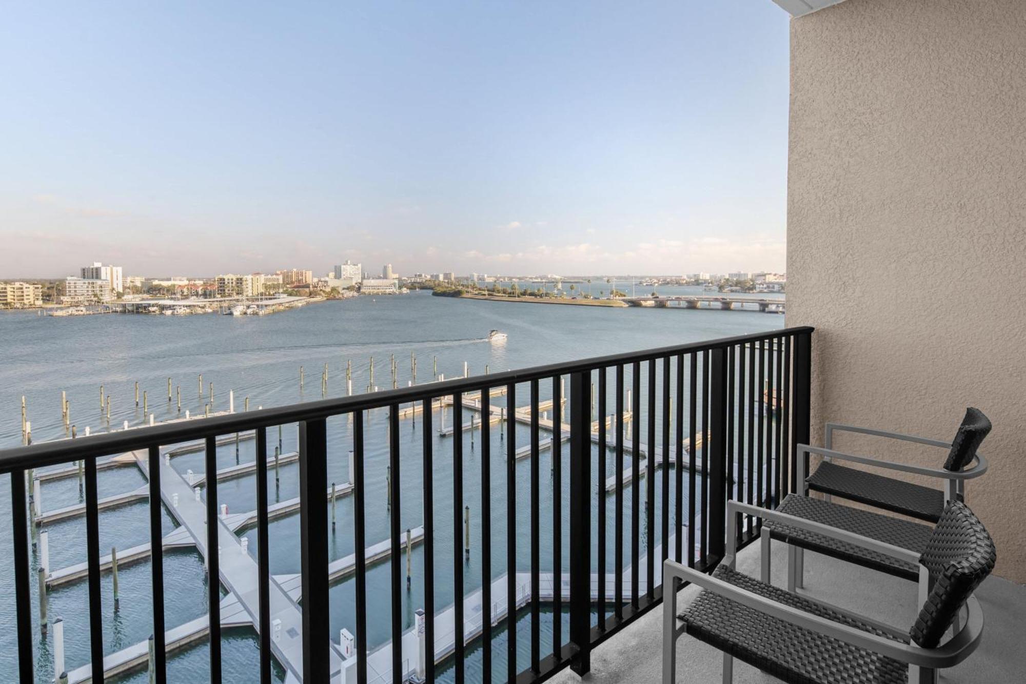 Courtyard By Marriott Clearwater Beach Exterior foto