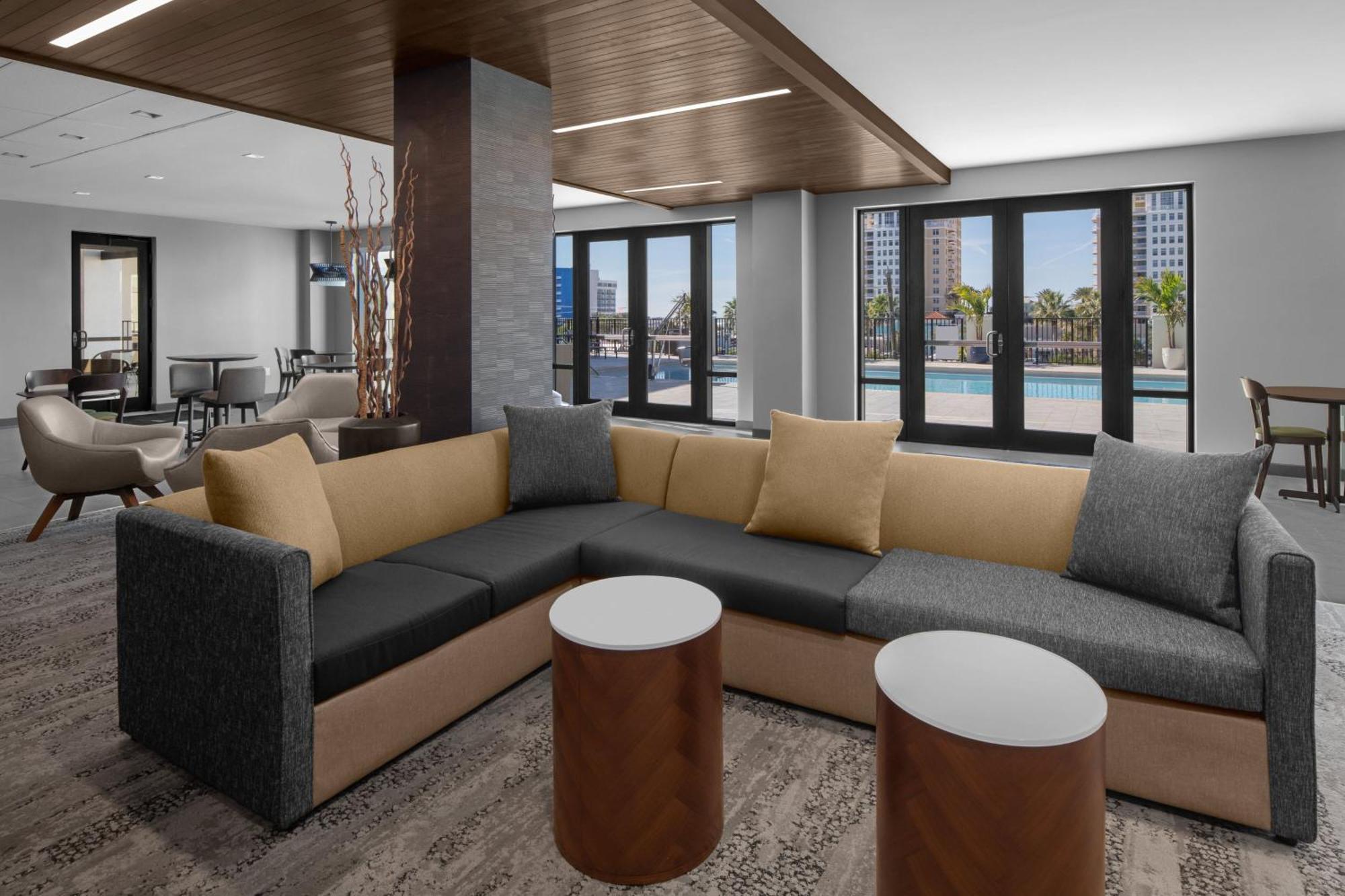 Courtyard By Marriott Clearwater Beach Exterior foto