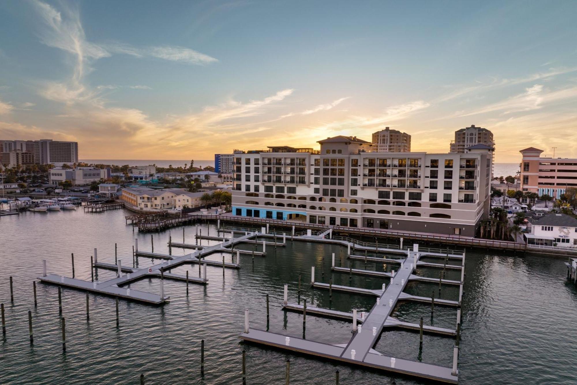 Courtyard By Marriott Clearwater Beach Exterior foto